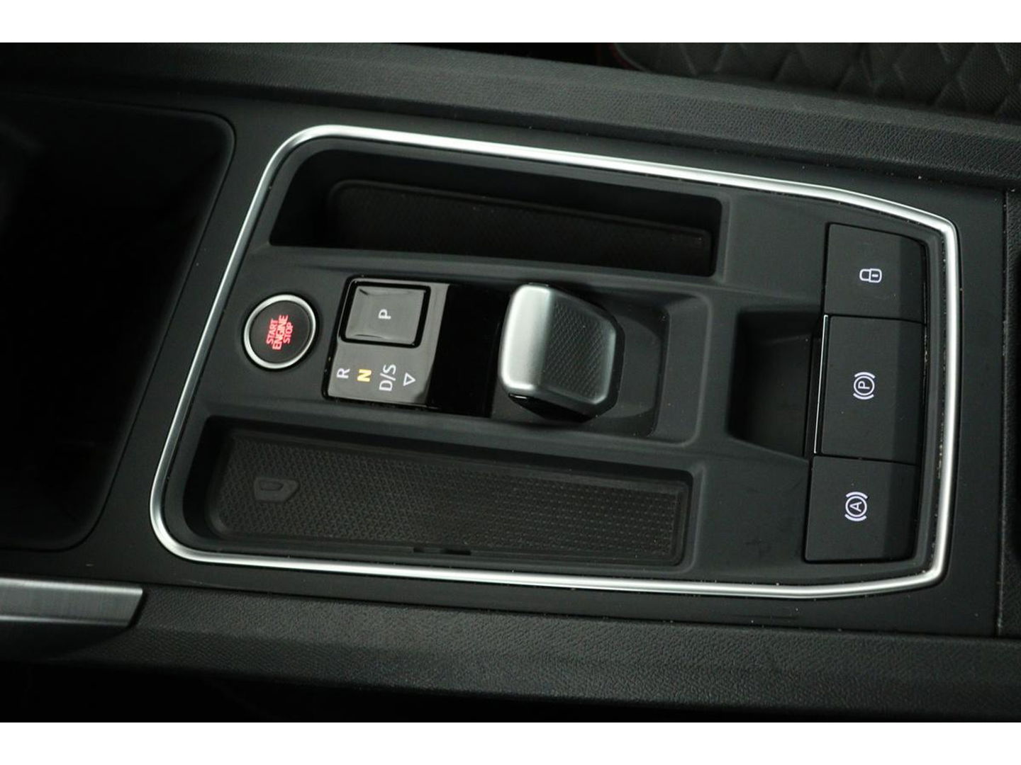 SEAT Leon 1.5 eTSI FR Launch Edition | Carplay | Stoel & stuurverwarming | Camera | Adaptive cruise | Navigatie | Keyless | Full LED | Sportstoelen