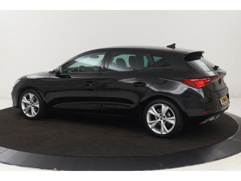 SEAT Leon 1.5 eTSI FR Launch Edition | Carplay | Stoel & stuurverwarming | Camera | Adaptive cruise | Navigatie | Keyless | Full LED | Sportstoelen