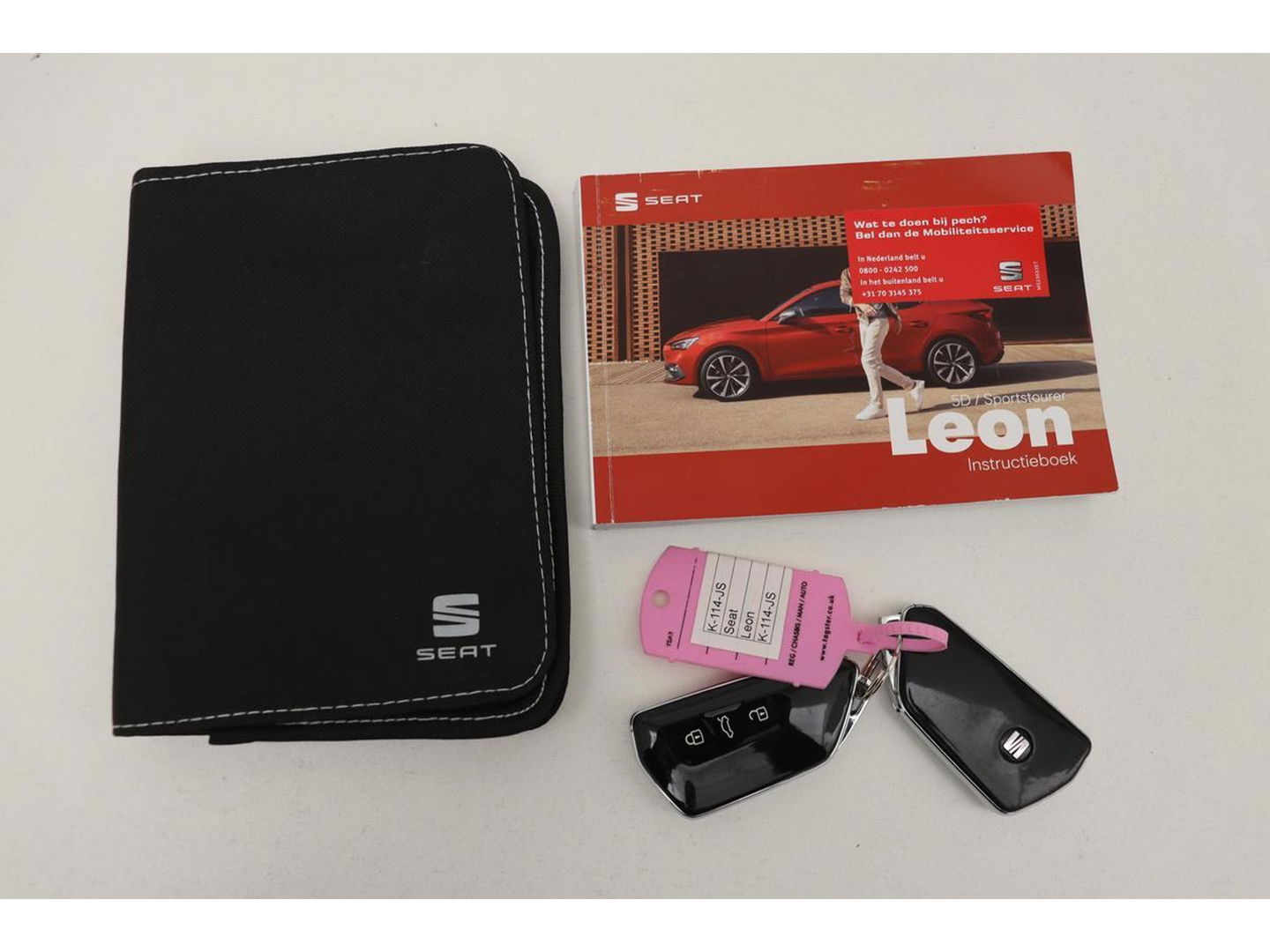 SEAT Leon 1.5 eTSI FR Launch Edition | Carplay | Stoel & stuurverwarming | Camera | Adaptive cruise | Navigatie | Keyless | Full LED | Sportstoelen