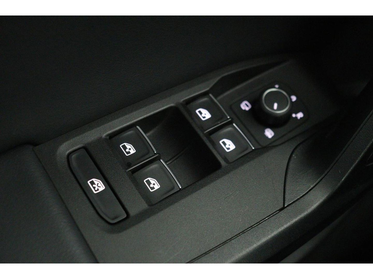 SEAT Leon 1.5 eTSI FR Launch Edition | Carplay | Stoel & stuurverwarming | Camera | Adaptive cruise | Navigatie | Keyless | Full LED | Sportstoelen