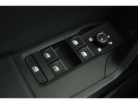 SEAT Leon 1.5 eTSI FR Launch Edition | Carplay | Stoel & stuurverwarming | Camera | Adaptive cruise | Navigatie | Keyless | Full LED | Sportstoelen