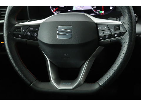 SEAT Leon 1.5 eTSI FR Launch Edition | Carplay | Stoel & stuurverwarming | Camera | Adaptive cruise | Navigatie | Keyless | Full LED | Sportstoelen