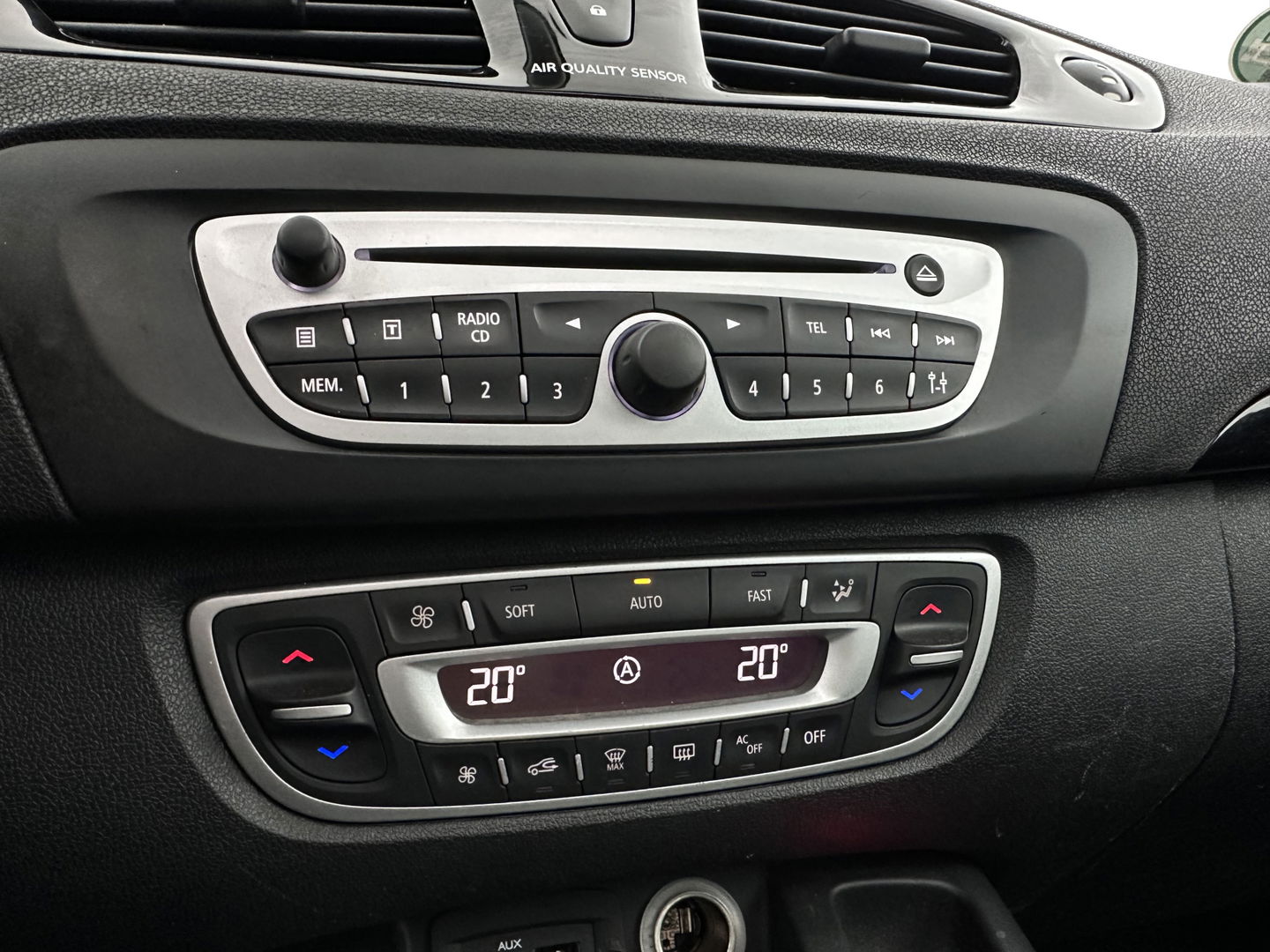 Renault Scénic 2.0 Aut. *PANO | LEATHER-FABRIC | NAVI-FULLMAP | KEYLESS | ECC | PDC | CRUISE | 17''ALU | TOWBAR*