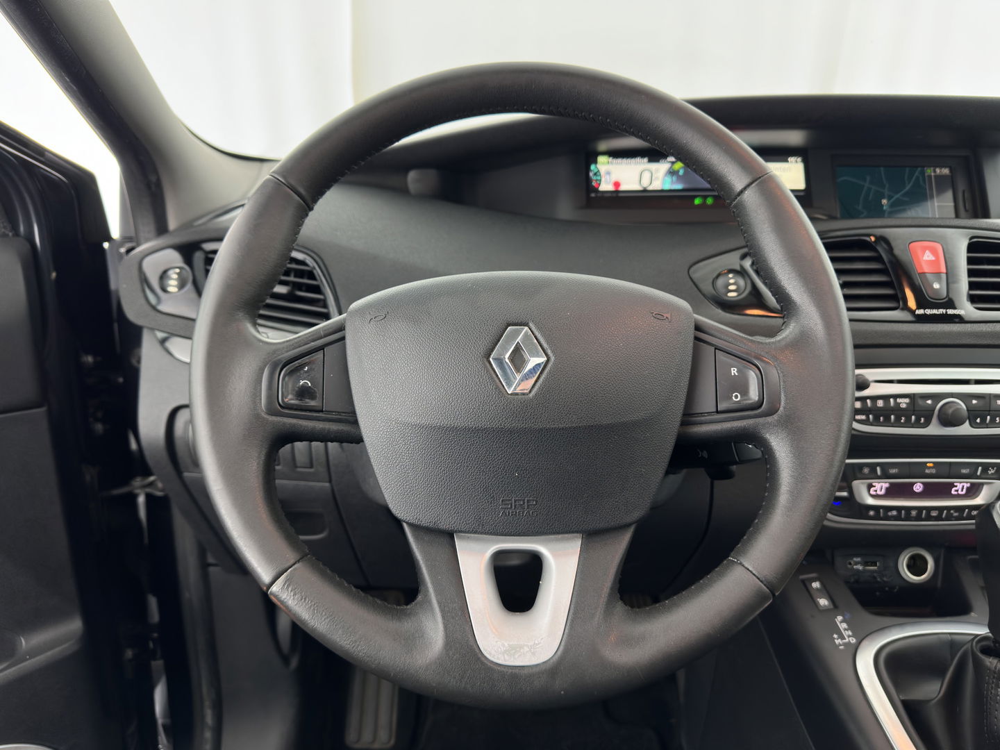 Renault Scénic 2.0 Aut. *PANO | LEATHER-FABRIC | NAVI-FULLMAP | KEYLESS | ECC | PDC | CRUISE | 17''ALU | TOWBAR*