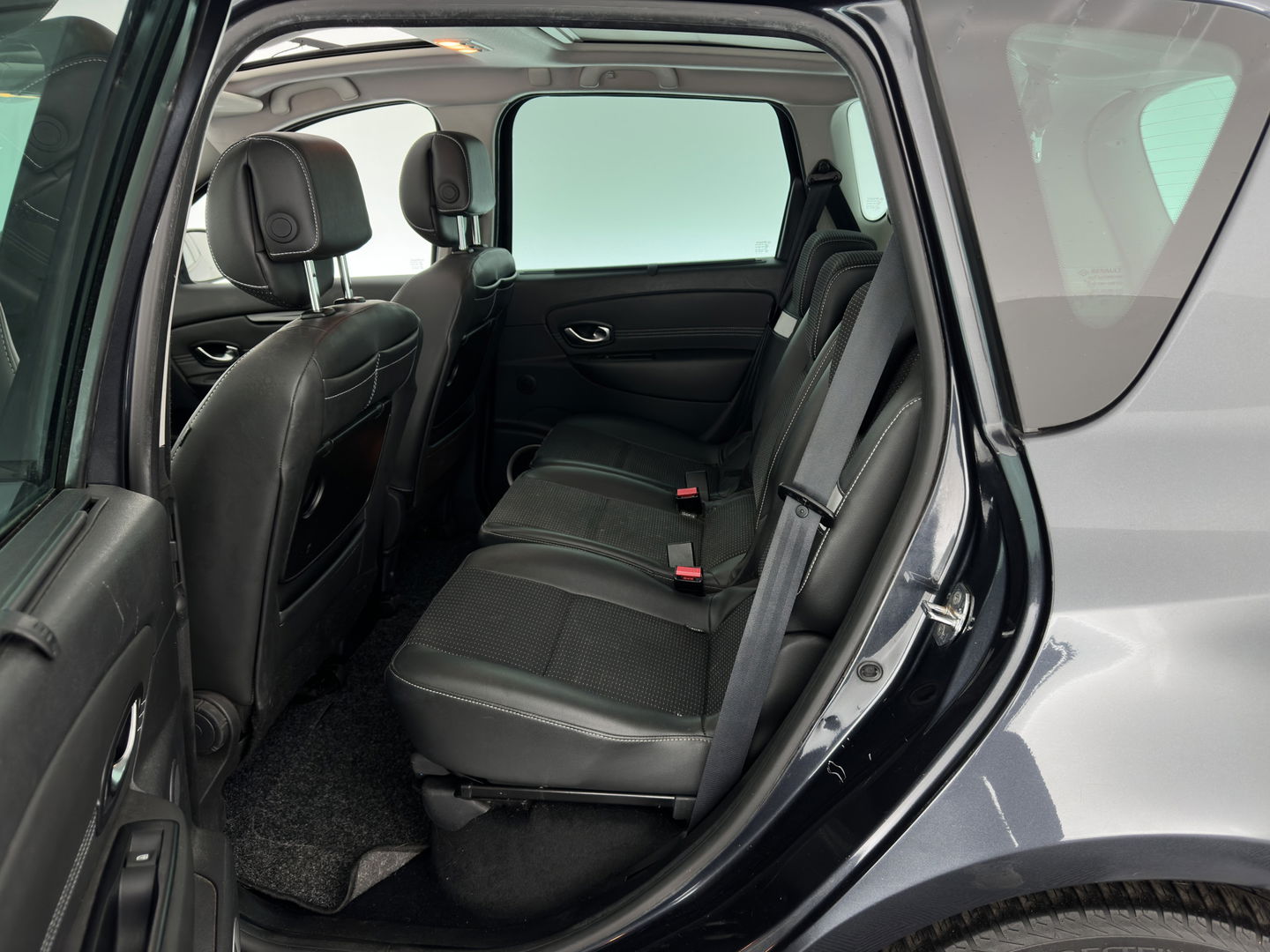 Renault Scénic 2.0 Aut. *PANO | LEATHER-FABRIC | NAVI-FULLMAP | KEYLESS | ECC | PDC | CRUISE | 17''ALU | TOWBAR*