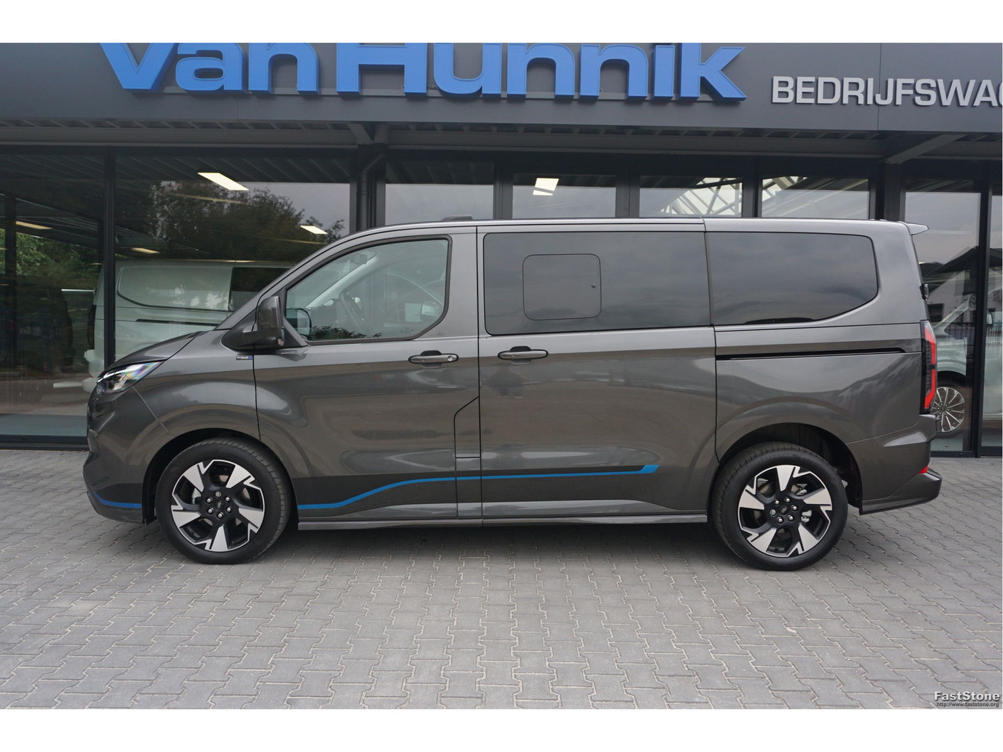 Ford Transit Custom 320S 170PK DC Sport AUT BPM VRIJ!! Navi, ACC, Trekhaak, 360° Cam, 17" LM, 2x Schuifdeur!! NR. A268