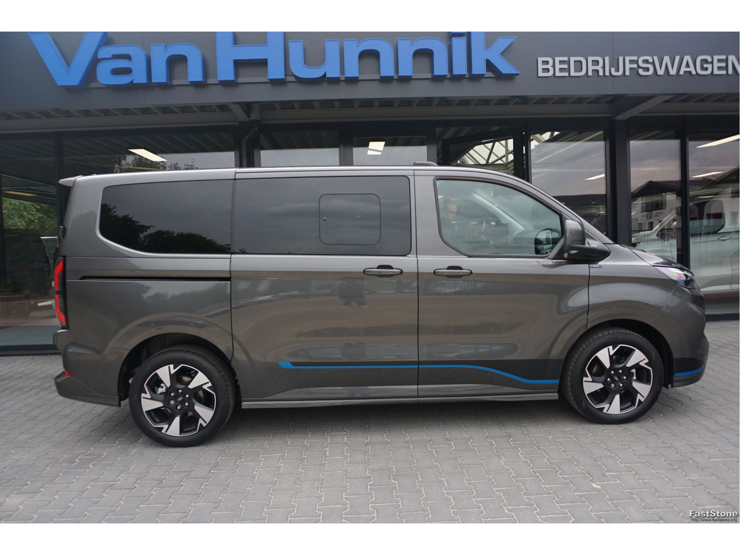 Ford Transit Custom 320S 170PK DC Sport AUT BPM VRIJ!! Navi, ACC, Trekhaak, 360° Cam, 17" LM, 2x Schuifdeur!! NR. A268