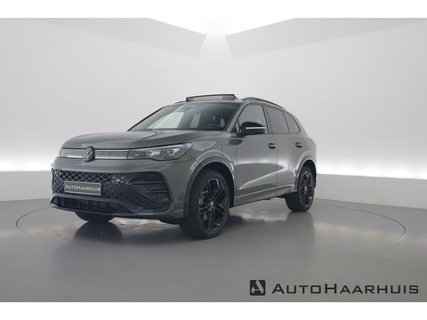 Volkswagen Tiguan 1.5 eHybrid R-Line Black Style | Pano | Massage | Adapt. Cruise | IQ. Light | Camera | Keyless | CarPlay