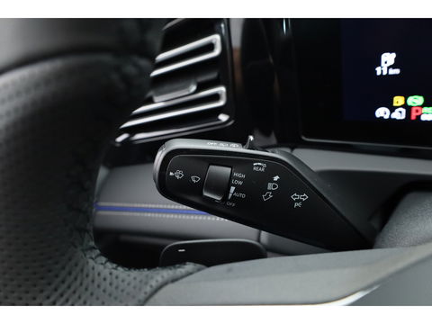 Volkswagen Tiguan 1.5 eHybrid R-Line Black Style | Pano | Massage | Adapt. Cruise | IQ. Light | Camera | Keyless | CarPlay