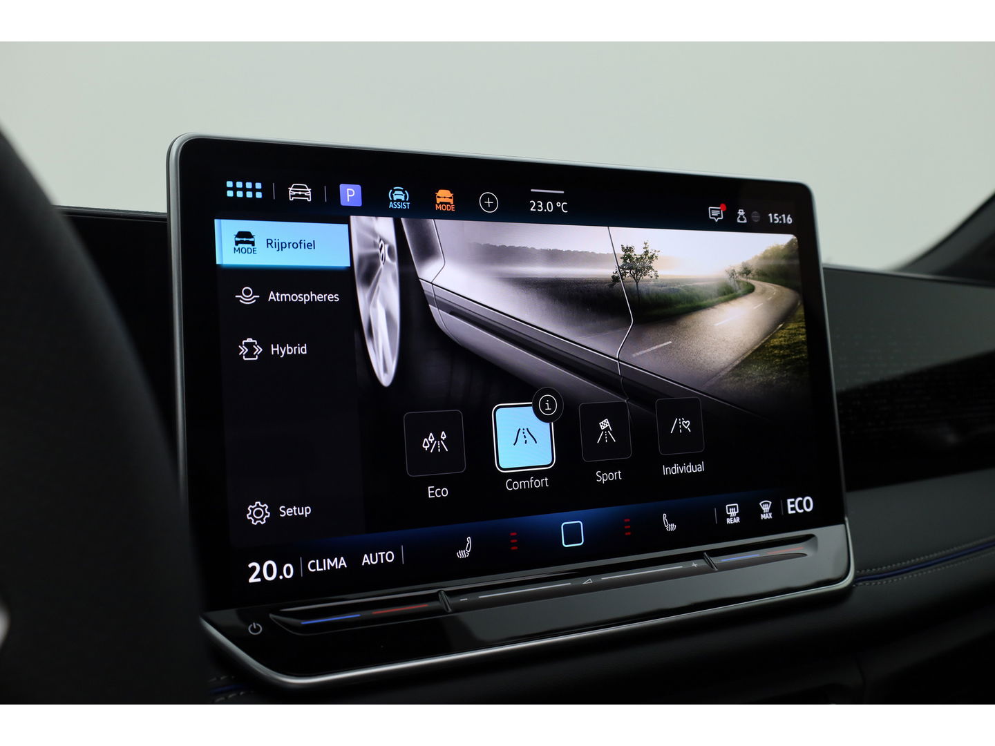 Volkswagen Tiguan 1.5 eHybrid R-Line Black Style | Pano | Massage | Adapt. Cruise | IQ. Light | Camera | Keyless | CarPlay