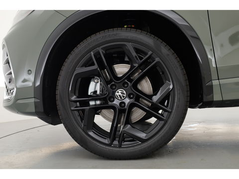 Volkswagen Tiguan 1.5 eHybrid R-Line Black Style | Pano | Massage | Adapt. Cruise | IQ. Light | Camera | Keyless | CarPlay