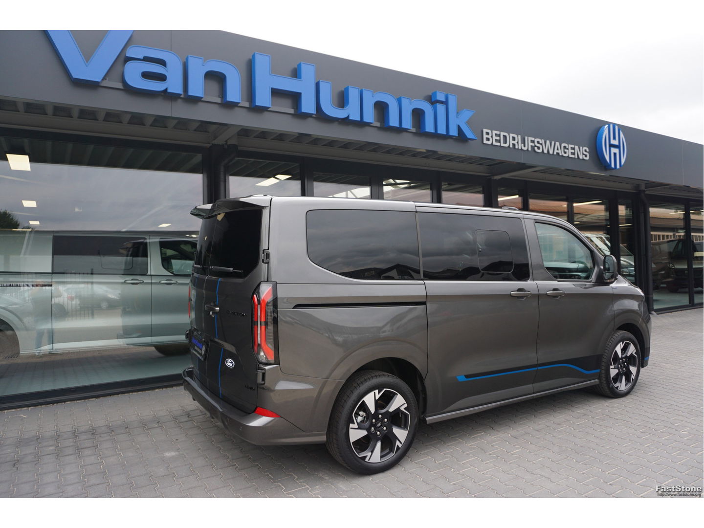 Ford Transit Custom 320S 170PK DC Sport AUT BPM VRIJ!! Navi, ACC, Trekhaak, 360° Cam, 17" LM, 2x Schuifdeur!! NR. A296