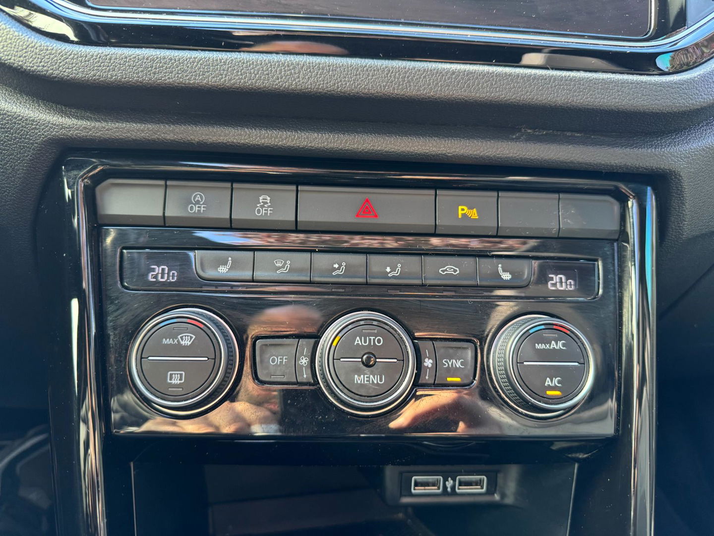 Volkswagen T-Roc 2.0 TSI 4Motion R 300 PK AKRAPOVIC Panorama Camera