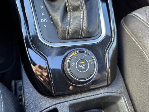 Volkswagen T-Roc 2.0 TSI 4Motion R 300 PK AKRAPOVIC Panorama Camera