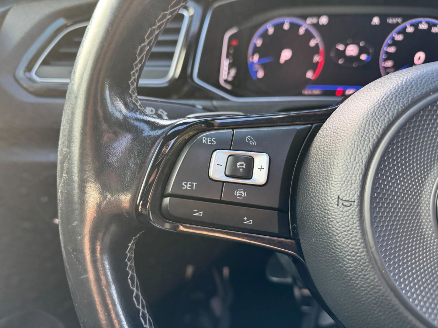Volkswagen T-Roc 2.0 TSI 4Motion R 300 PK AKRAPOVIC Panorama Camera