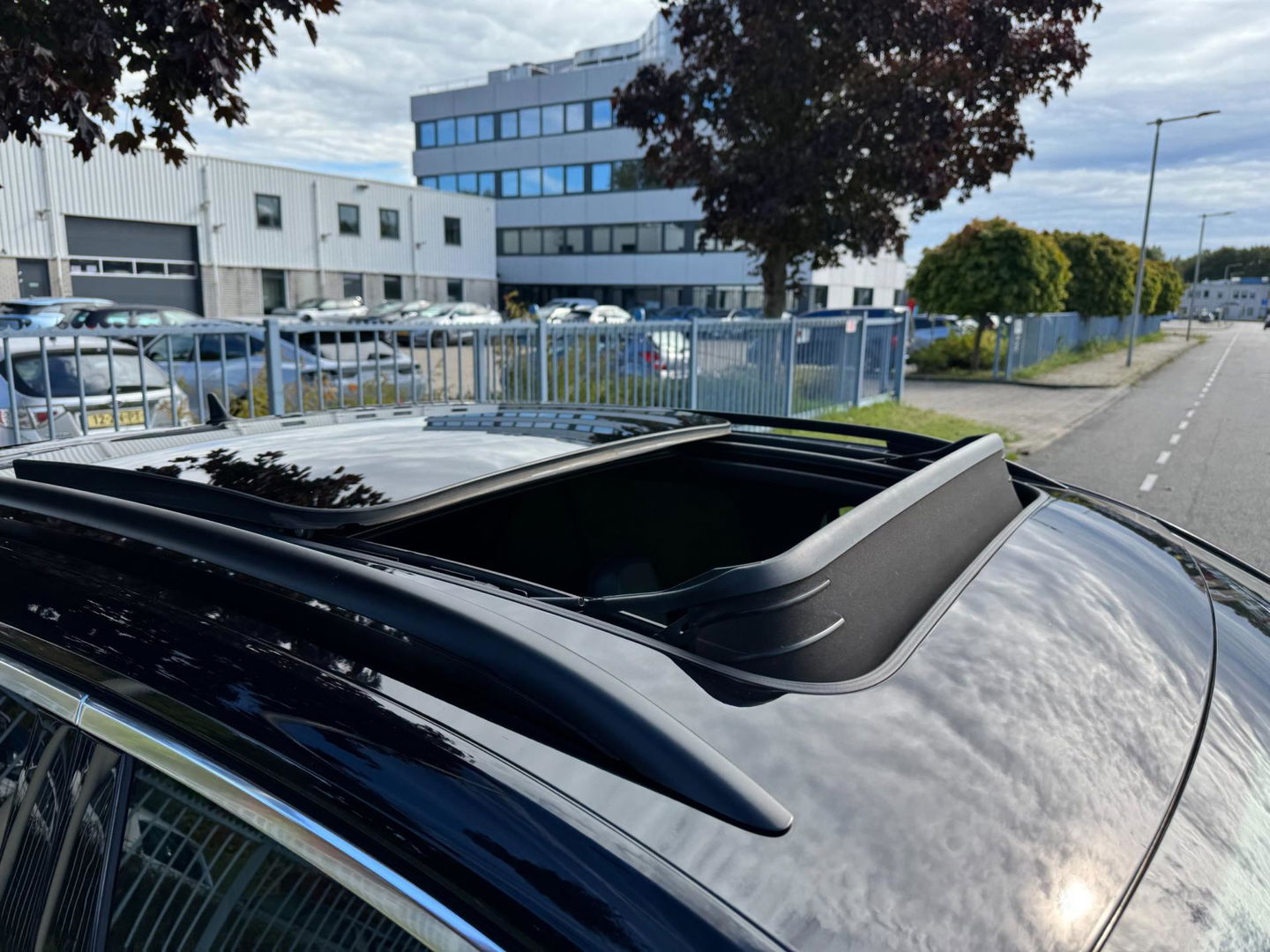 Volkswagen T-Roc 2.0 TSI 4Motion R 300 PK AKRAPOVIC Panorama Camera