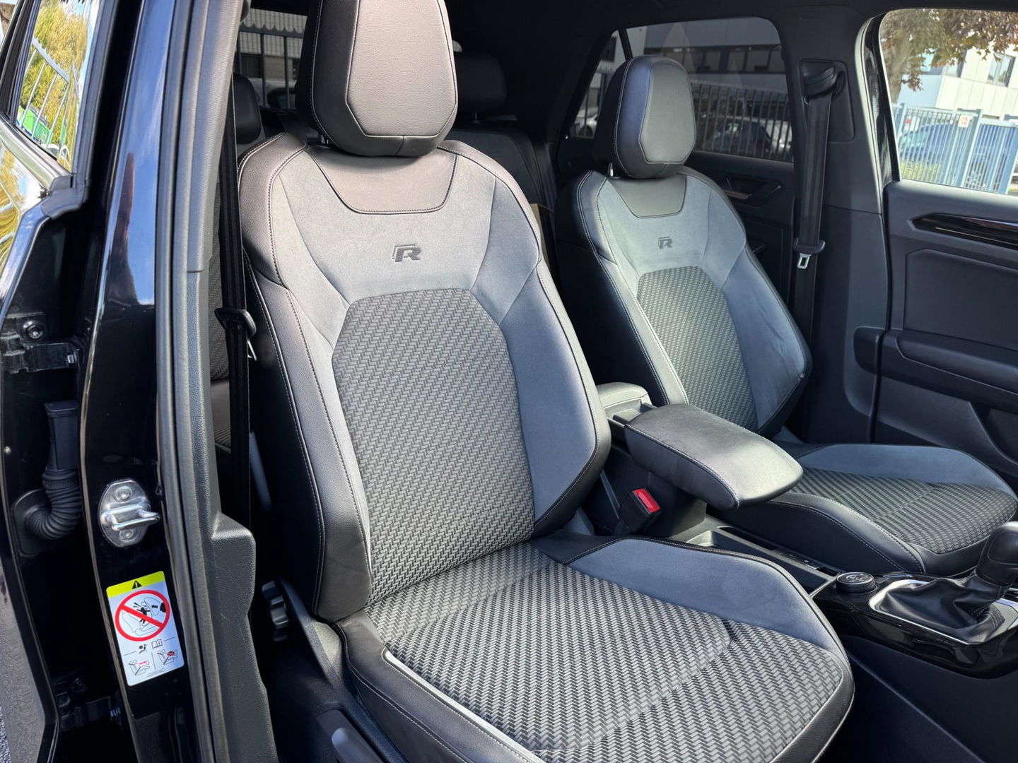 Volkswagen T-Roc 2.0 TSI 4Motion R 300 PK AKRAPOVIC Panorama Camera