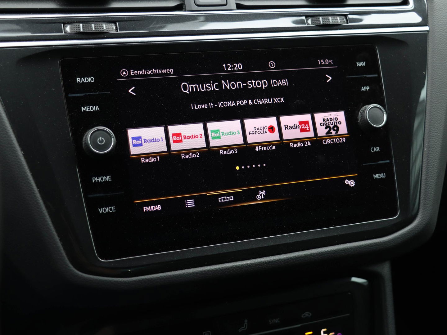 Volkswagen Tiguan 1.4 eHybrid R-Line 245PK | 20 inch | 30.000km!