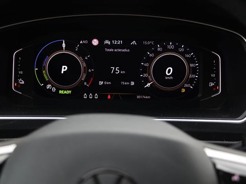 Volkswagen Tiguan 1.4 eHybrid R-Line 245PK | 20 inch | 30.000km!