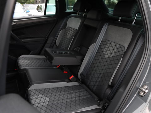 Volkswagen Tiguan 1.4 eHybrid R-Line 245PK | 20 inch | 30.000km!