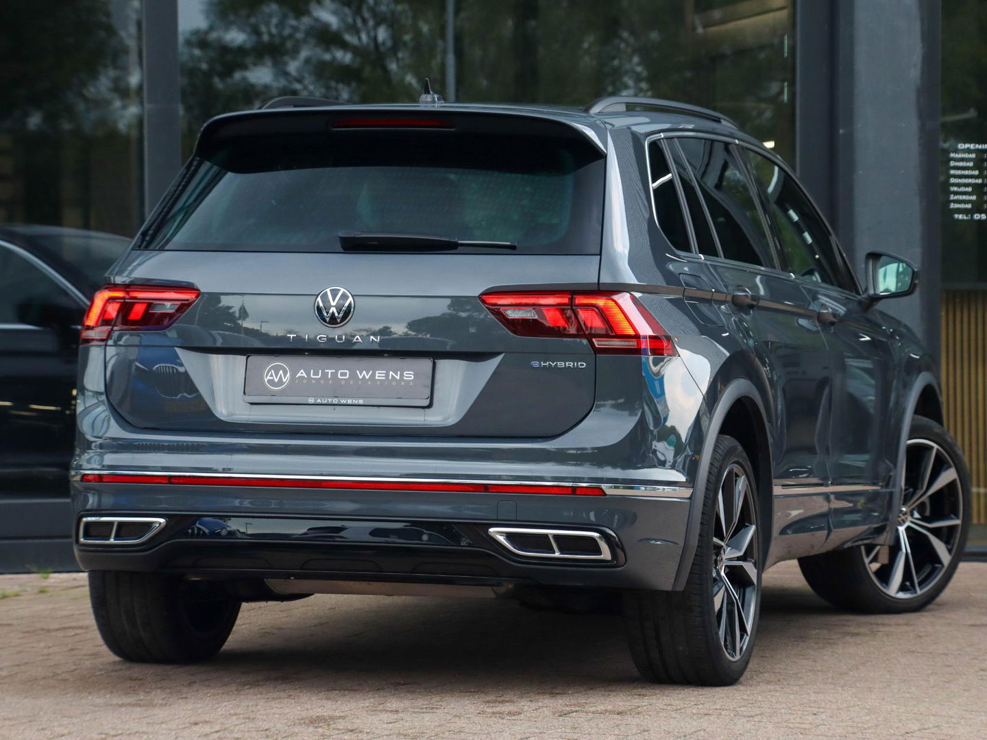 Volkswagen Tiguan 1.4 eHybrid R-Line 245PK | 20 inch | 30.000km!