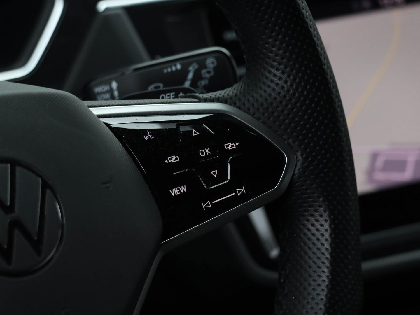 Volkswagen Tiguan 1.4 eHybrid R-Line 245PK | 20 inch | 30.000km!