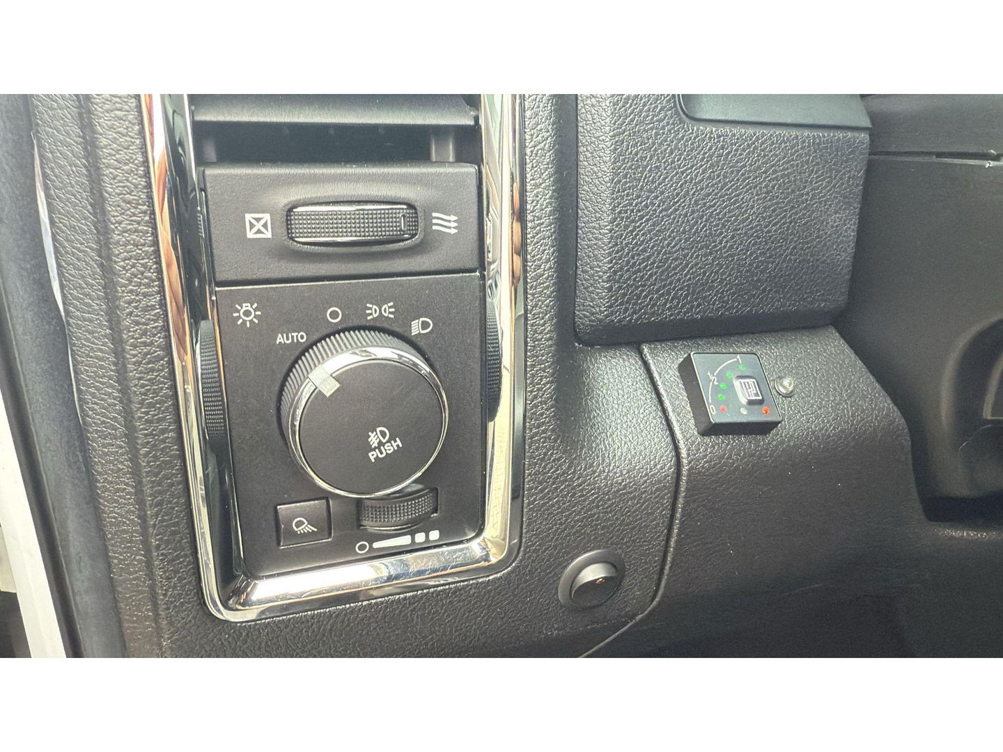 Dodge Ram 1500 5.7 V8 4x4 Crew Cab Laramie 4WD LPG Catalogusprijs  € 25977