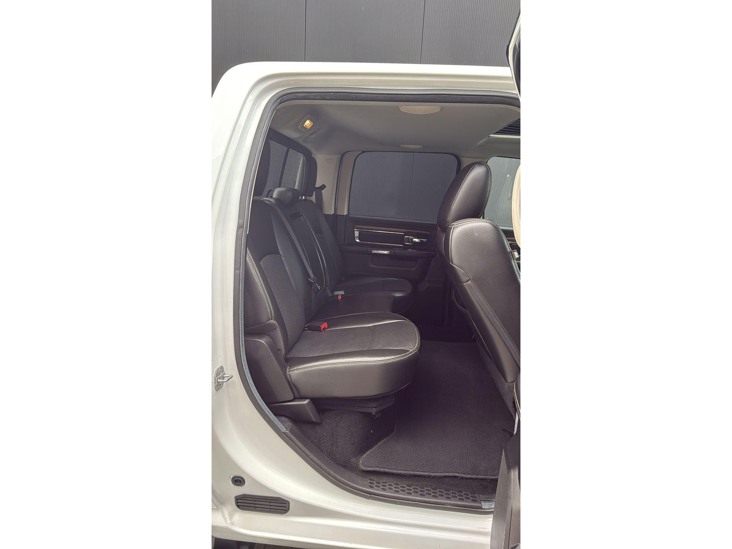 Dodge Ram 1500 5.7 V8 4x4 Crew Cab Laramie 4WD LPG Catalogusprijs  € 25977