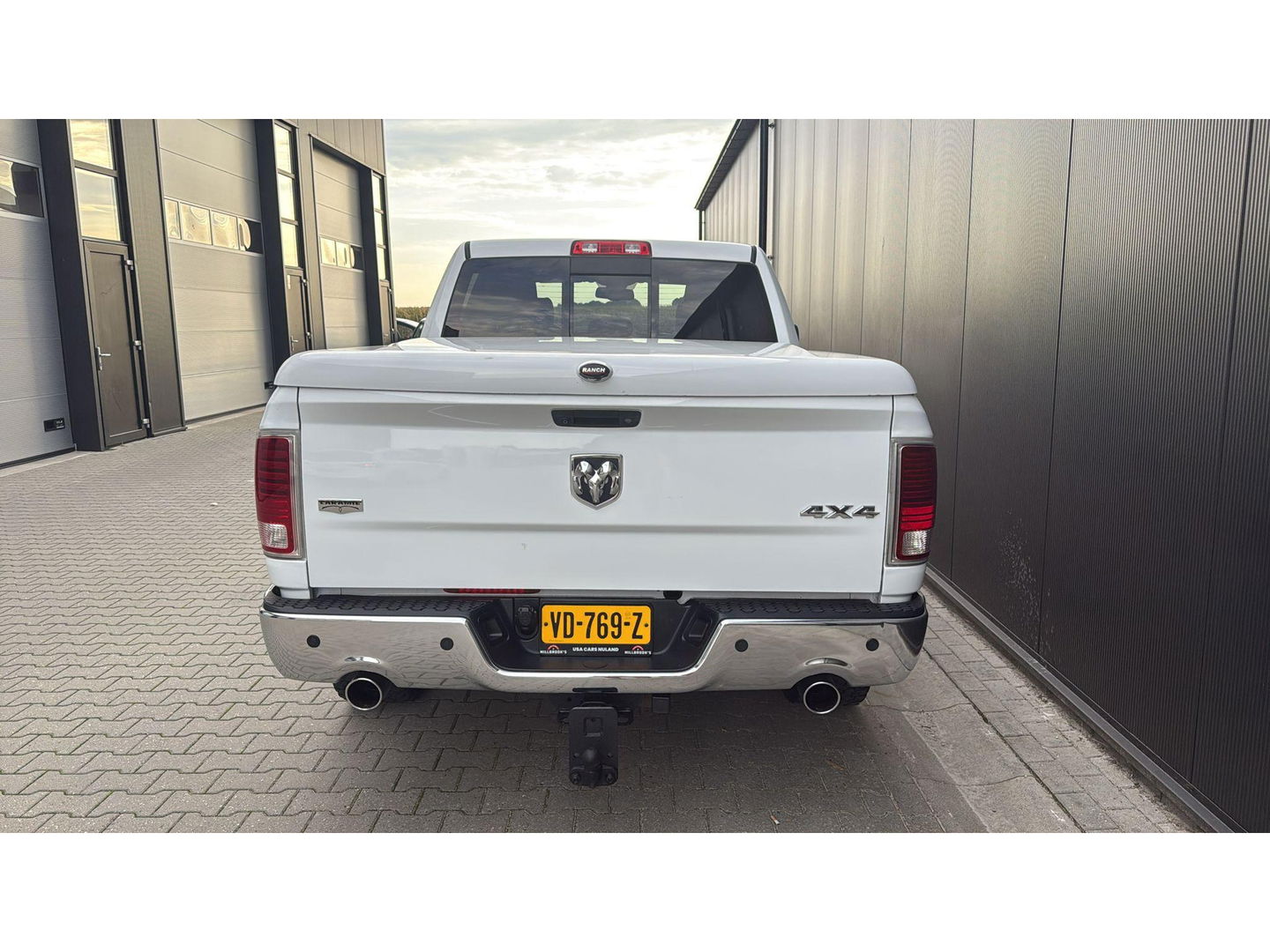 Dodge Ram 1500 5.7 V8 4x4 Crew Cab Laramie 4WD LPG Catalogusprijs  € 25977