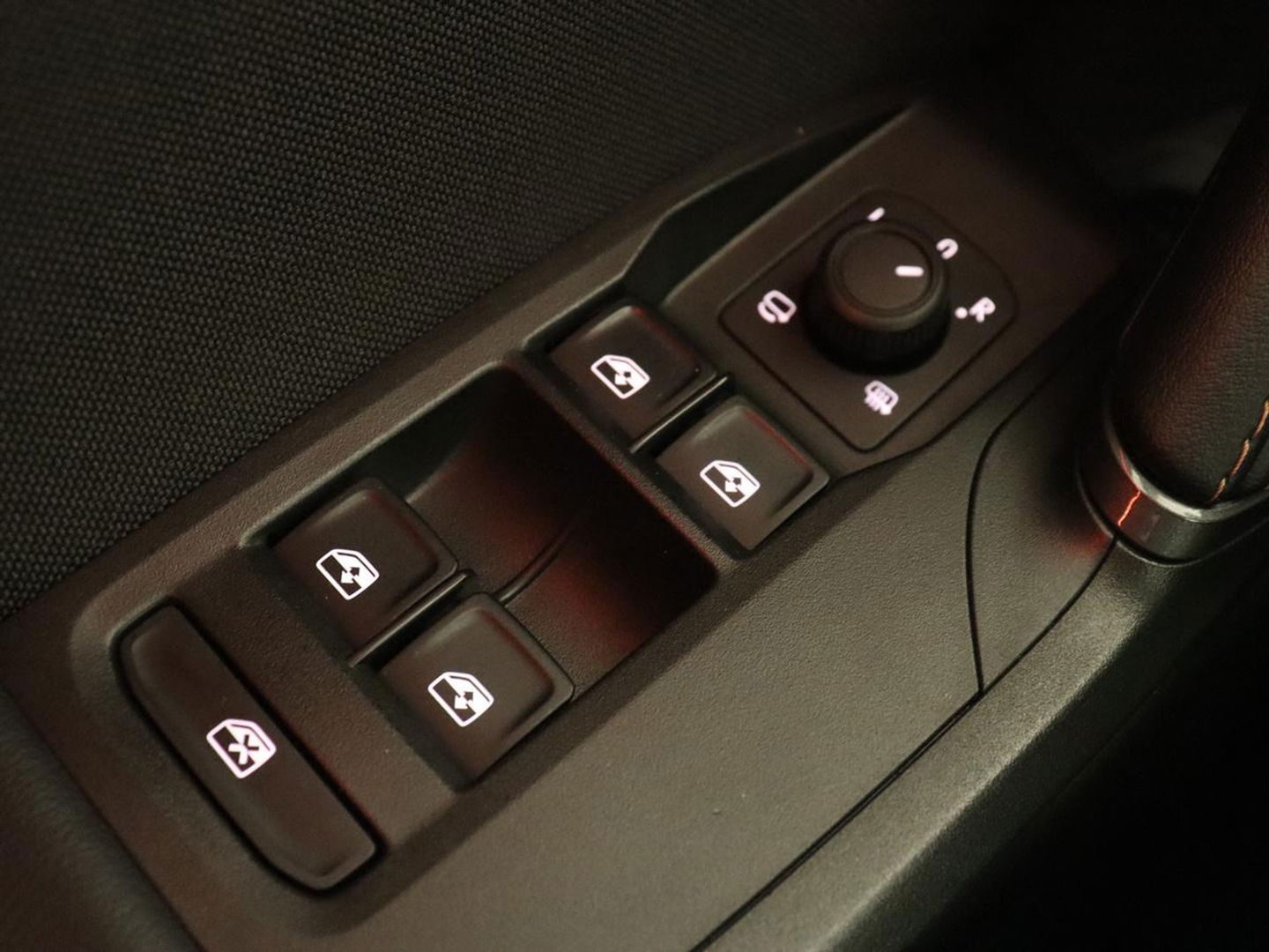 CUPRA Leon 1.5 TSI e-Hybrid | Stoel & stuurverwarming | Camera | Adaptive cruise | Carplay | Navigatie | Matrix LED | Sfeerverlichting | PHEV | Plug In