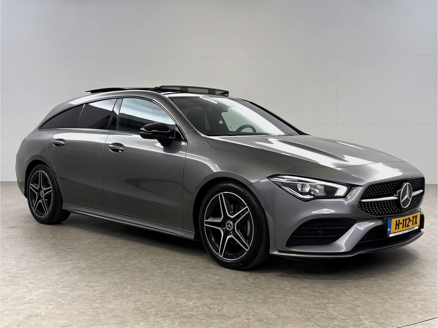 Mercedes-Benz CLA-Klasse 180 AMG | Pano | LED | Trekhaak | Virtual | Camera | Carplay | Cruise