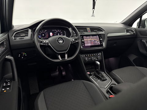 Volkswagen Tiguan 1.5 TSI ACT R-line 150PK | Pano | Virtual | Carplay | Trekh. | Keyless | Adaptive Cruise | Stoelverw.