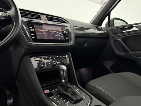 Volkswagen Tiguan 1.5 TSI ACT R-line 150PK | Pano | Virtual | Carplay | Trekh. | Keyless | Adaptive Cruise | Stoelverw.