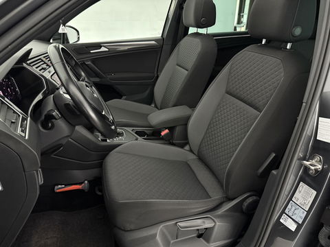 Volkswagen Tiguan 1.5 TSI ACT R-line 150PK | Pano | Virtual | Carplay | Trekh. | Keyless | Adaptive Cruise | Stoelverw.