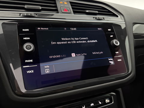 Volkswagen Tiguan 1.5 TSI ACT R-line 150PK | Pano | Virtual | Carplay | Trekh. | Keyless | Adaptive Cruise | Stoelverw.