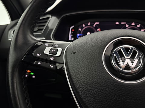 Volkswagen Tiguan 1.5 TSI ACT R-line 150PK | Pano | Virtual | Carplay | Trekh. | Keyless | Adaptive Cruise | Stoelverw.