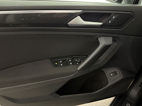 Volkswagen Tiguan 1.5 TSI ACT R-line 150PK | Pano | Virtual | Carplay | Trekh. | Keyless | Adaptive Cruise | Stoelverw.