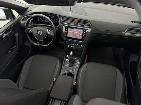 Volkswagen Tiguan 1.5 TSI ACT R-line 150PK | Pano | Virtual | Carplay | Trekh. | Keyless | Adaptive Cruise | Stoelverw.