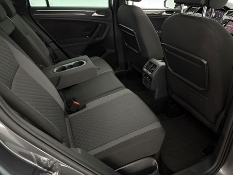 Volkswagen Tiguan 1.5 TSI ACT R-line 150PK | Pano | Virtual | Carplay | Trekh. | Keyless | Adaptive Cruise | Stoelverw.