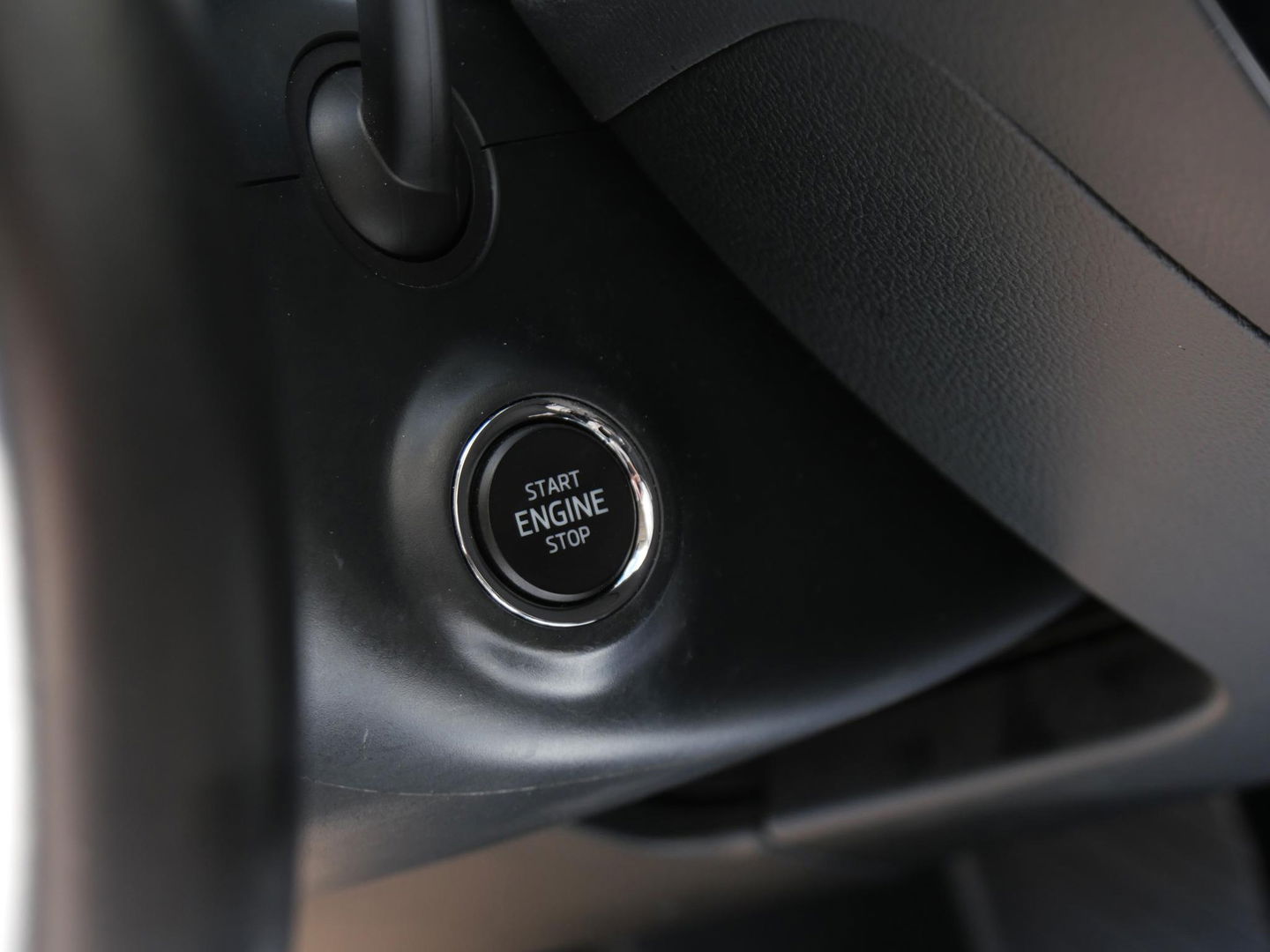 Škoda Superb Combi 1.4TSI iV BUSINESS EDITION PLUS/ CAMERA/ PDC V+A