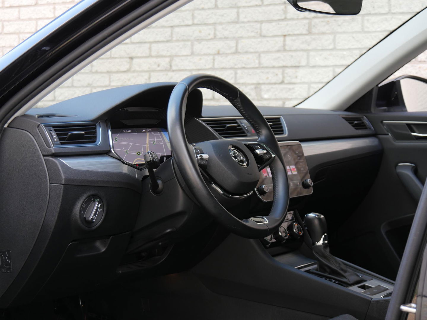 Škoda Superb Combi 1.4TSI iV BUSINESS EDITION PLUS/ CAMERA/ PDC V+A