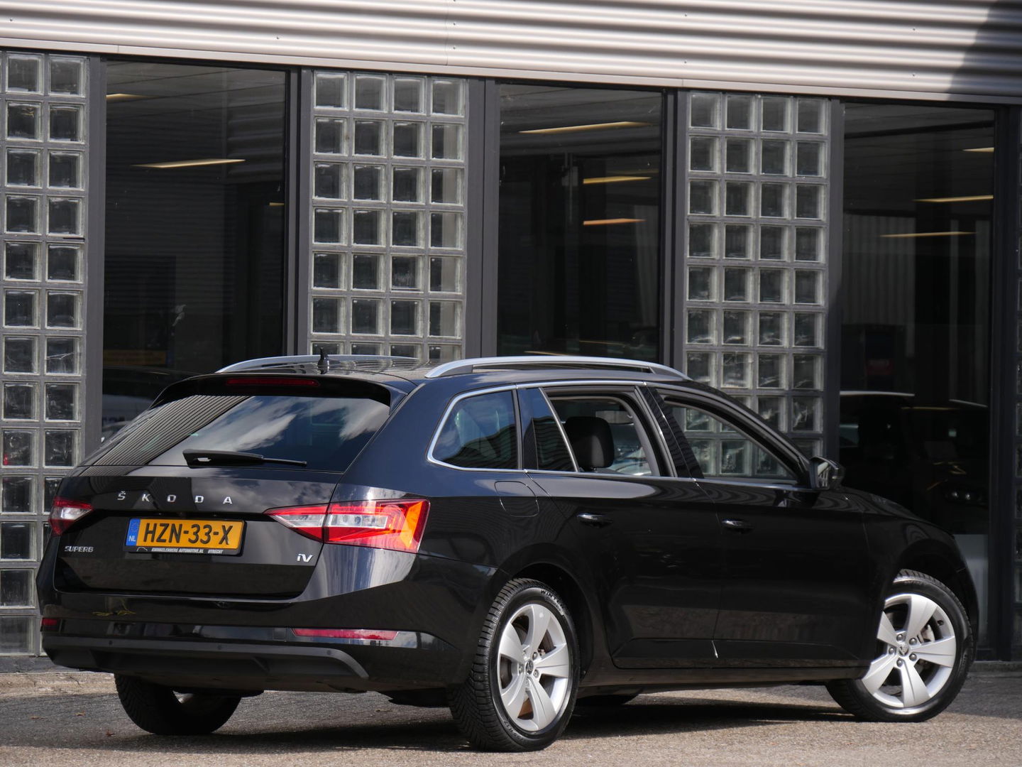 Škoda Superb Combi 1.4TSI iV BUSINESS EDITION PLUS/ CAMERA/ PDC V+A