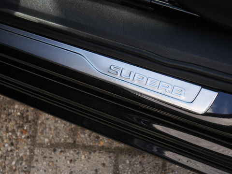 Škoda Superb Combi 1.4TSI iV BUSINESS EDITION PLUS/ CAMERA/ PDC V+A