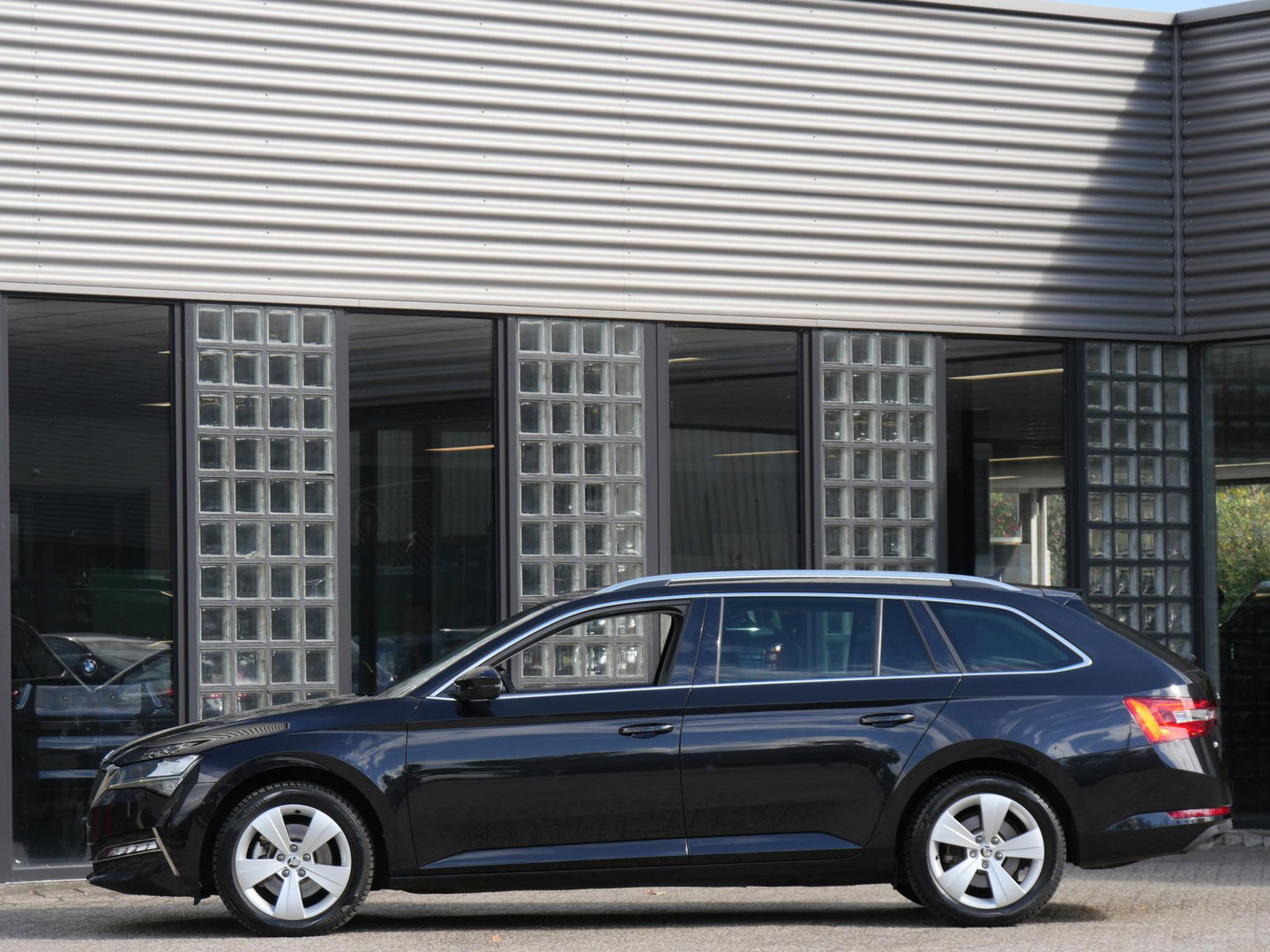 Škoda Superb Combi 1.4TSI iV BUSINESS EDITION PLUS/ CAMERA/ PDC V+A