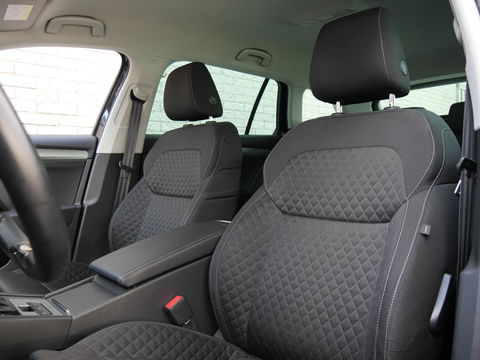 Škoda Superb Combi 1.4TSI iV BUSINESS EDITION PLUS/ CAMERA/ PDC V+A
