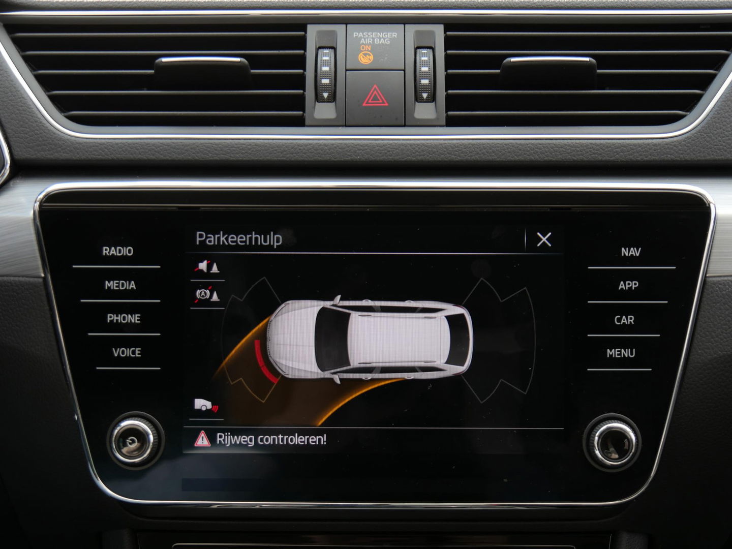 Škoda Superb Combi 1.4TSI iV BUSINESS EDITION PLUS/ CAMERA/ PDC V+A