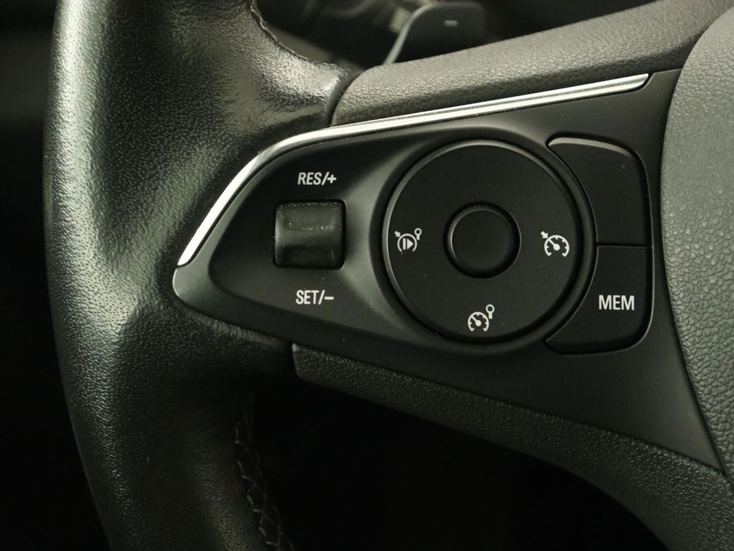 Opel Grandland X 1.6 Turbo Hybrid Business Edition | Carplay | Navigatie | Full LED | Parkeerhulp | Cruise control | Climate control | PHEV | Plug In