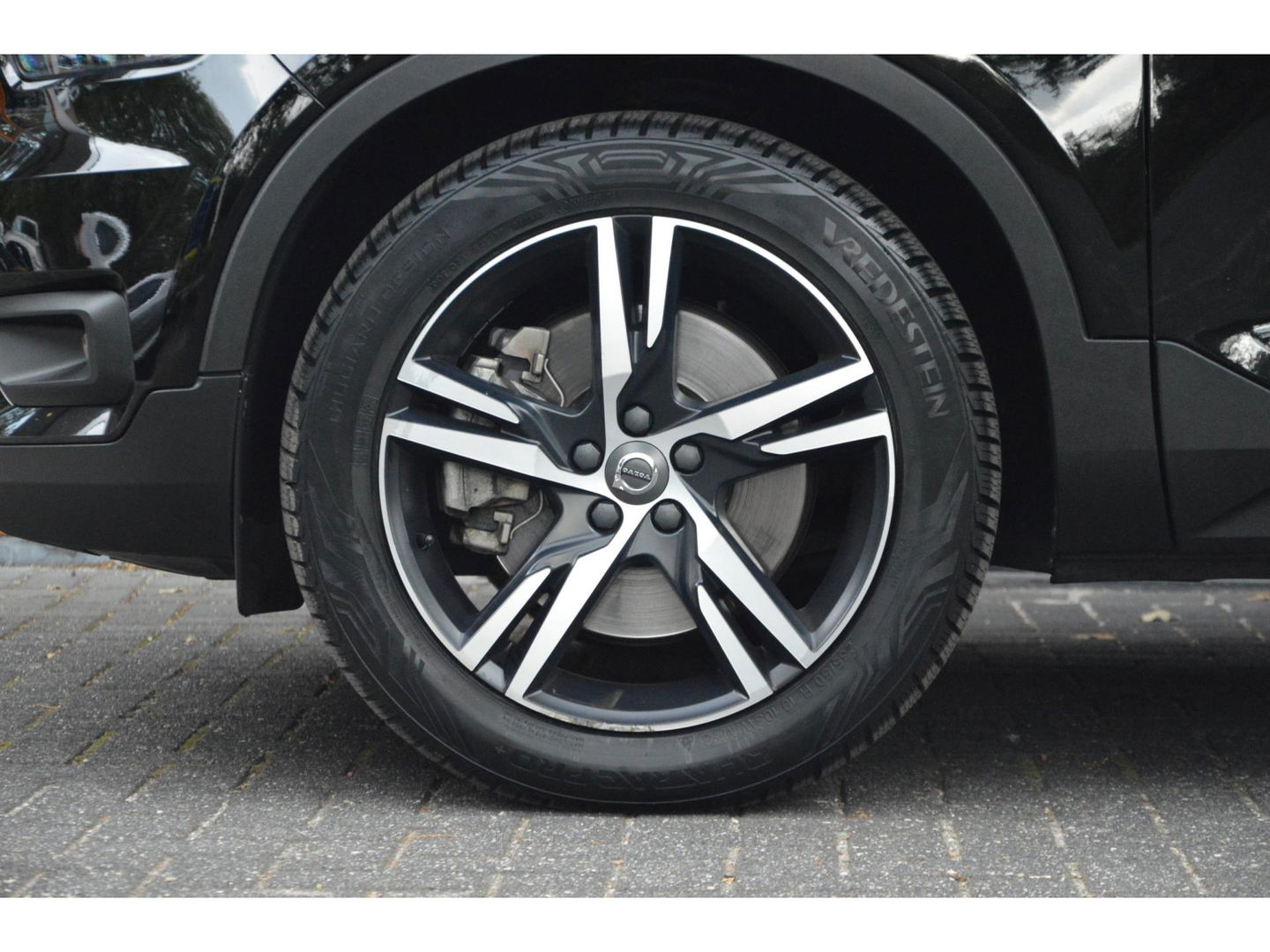 Volvo XC40 T4 Hybride R-Design | Panoramadak | Trekhaak 1.800 kg | Pilot-Assist | Harman Kardon | 360º Camera | BLIS |