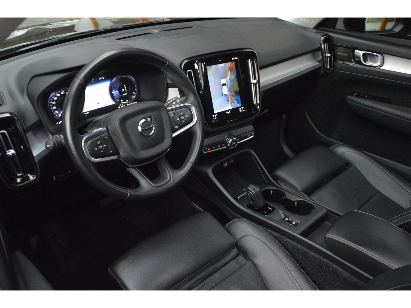 Volvo XC40 T4 Hybride R-Design | Panoramadak | Trekhaak 1.800 kg | Pilot-Assist | Harman Kardon | 360º Camera | BLIS |