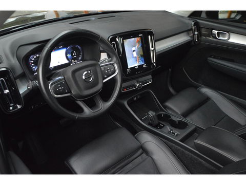 Volvo XC40 T4 Hybride R-Design | Panoramadak | Trekhaak 1.800 kg | Pilot-Assist | Harman Kardon | 360º Camera | BLIS |